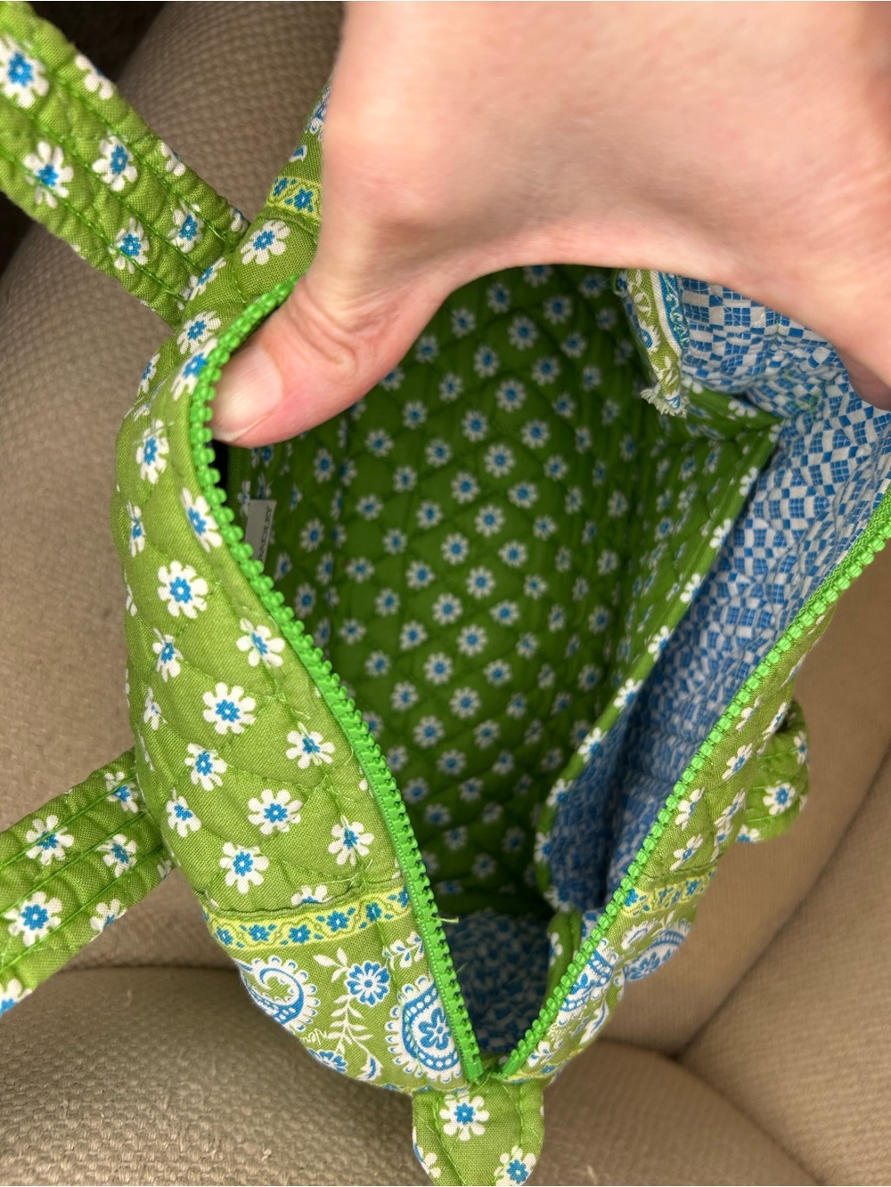 Vera Bradley Apple Green 100 bag - Picture 5 of 8